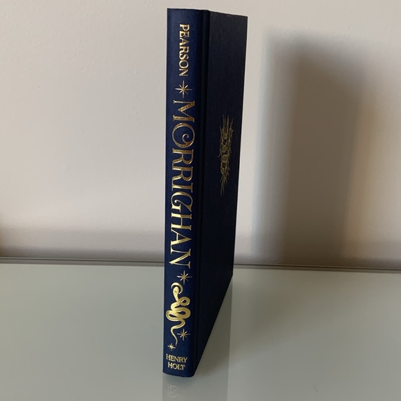 Hardcover Book Morrighan the beggings of the remnant universe by Mary E Pearson - Picture 10 of 16